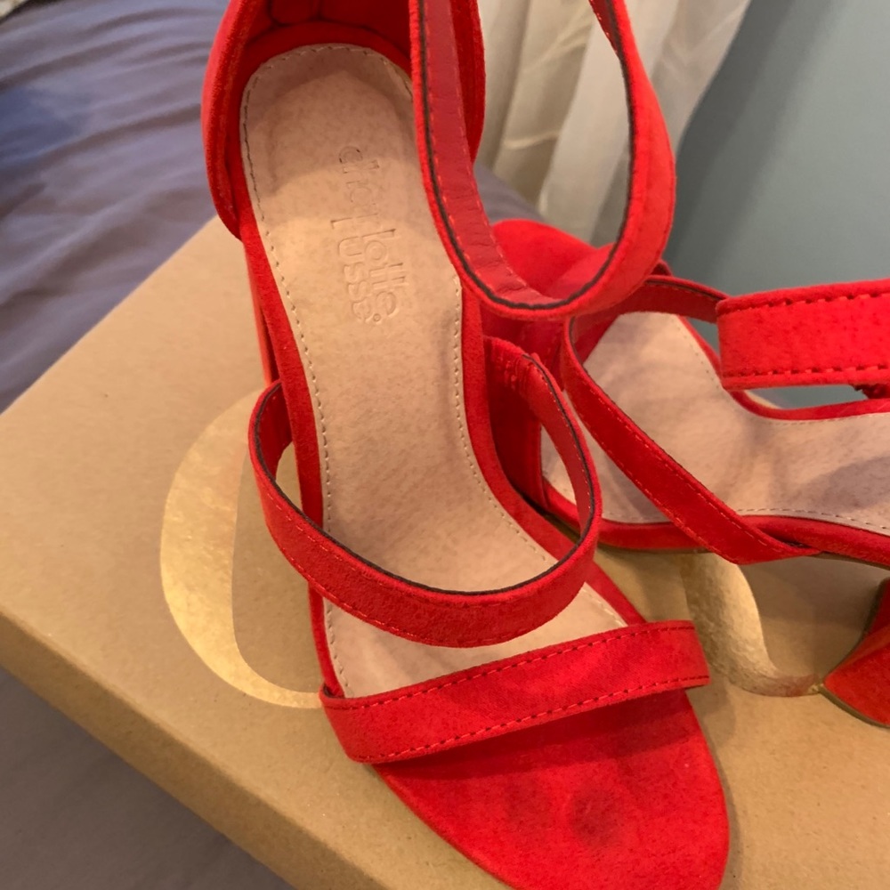 Red Heels - Picture 2 of 3